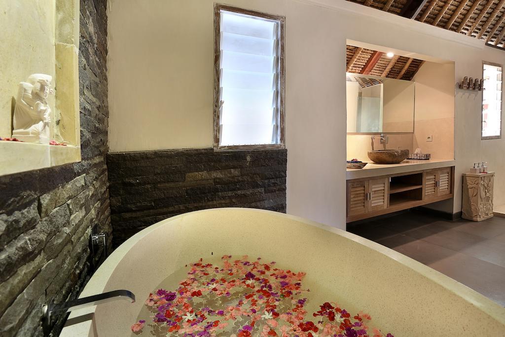 Villa Bukit Nusa Lembongan ภายนอก รูปภาพ